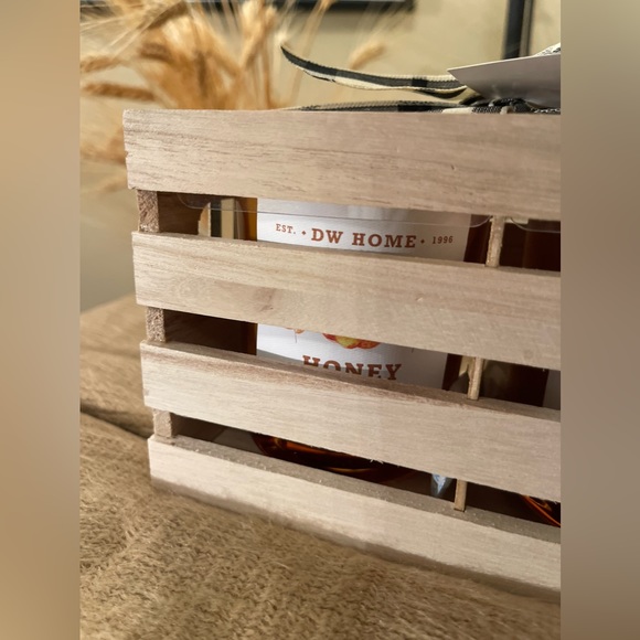 🚫✨S O L D✨🚫➖🎃 DW Home Setof2 Honey Pumpkin Candle w Wooden Holder/Storage Box - Picture 7 of 7